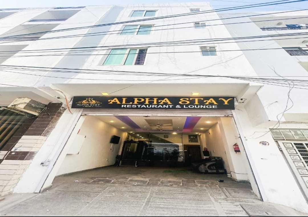 Hotel O Alpha Stay Új-Delhi Kültér fotó